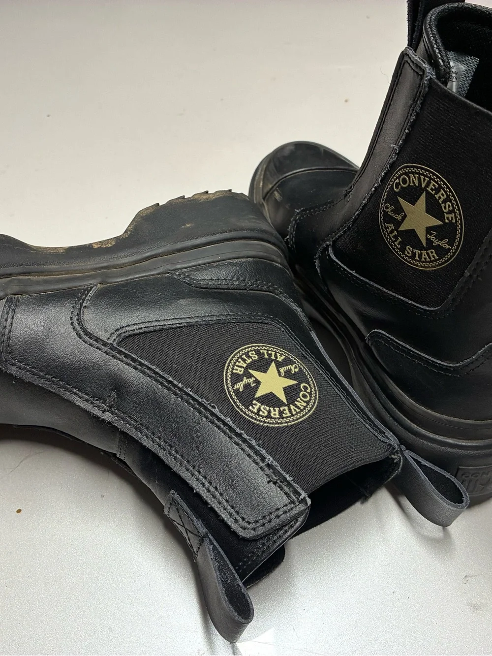 Converse Chuck Taylor All Star Lugged Chelsea Boot kids size 1
